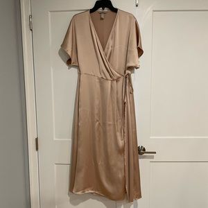 Gorgeous silk beige wrap dress. Size L.